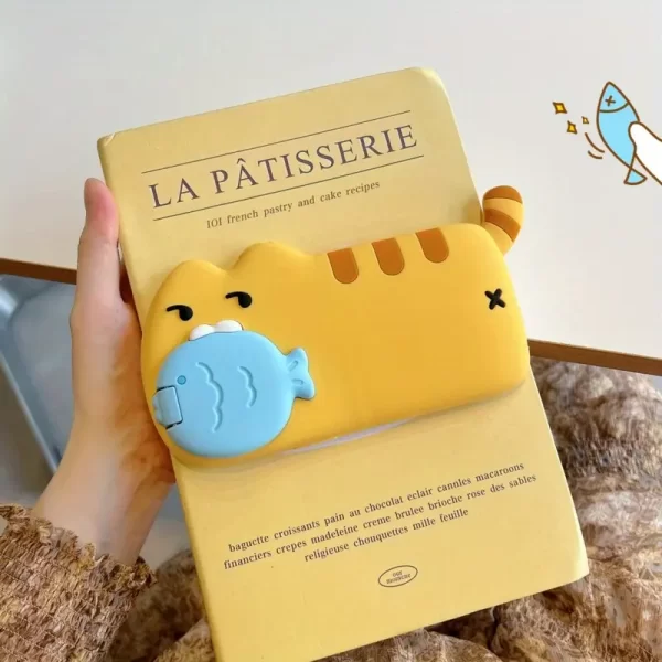 Funny and whimsical cartoon cat eating fish stand for iPhone 16 Promax case, iPhone 15 Promax full-cover case, iPhone 15 series creative protective cover